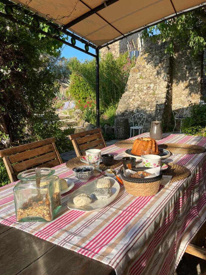 Saint-Antonin-du-Var La Parenthese Du Var - Chambre D'Hotes Petits Dejeuners Inclus Et Terrasse Ombragee מראה חיצוני תמונה